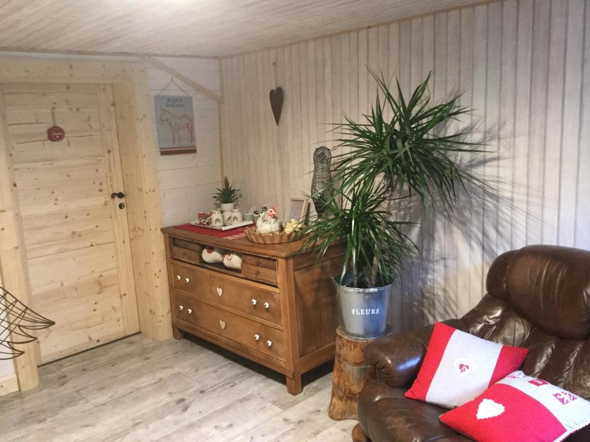 La Ferme De La-Haut B&B Le Haut-du-Them Exteriér fotografie